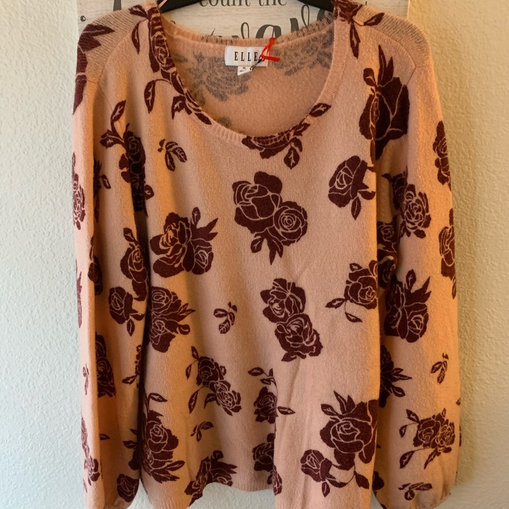 Elle floral sweater NWT